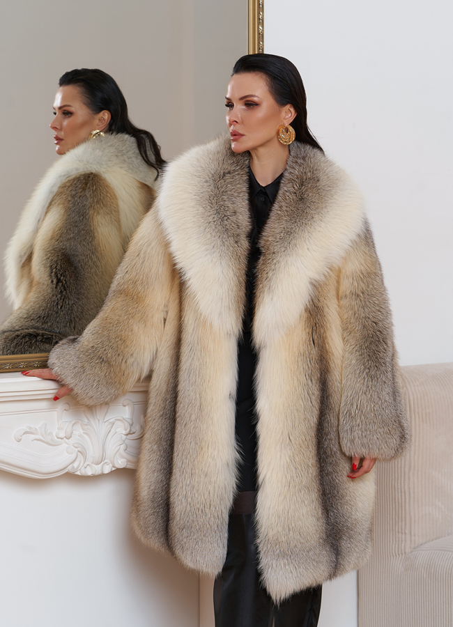 Женская шуба из меха лисы модель № 29458 в кредит