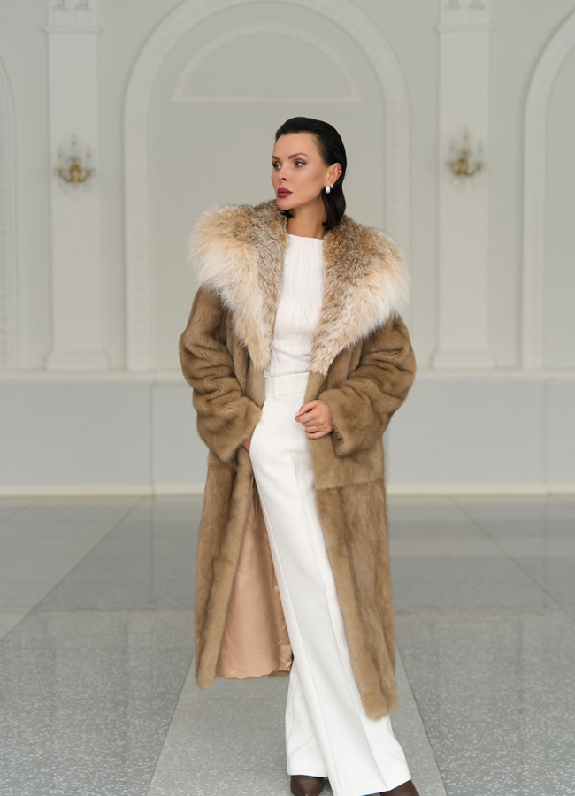 фото Женская шуба из меха норки с капюшоном из меха рыси модель № 29531