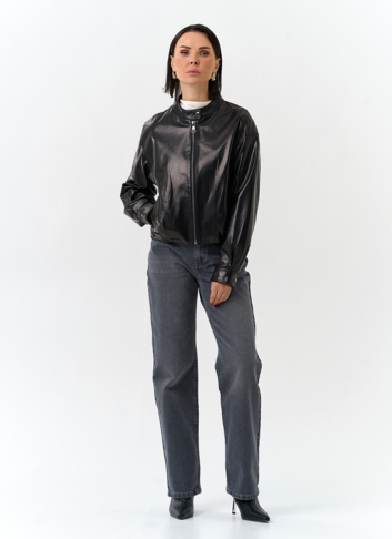 Женская короткая куртка из натуральной кожи 