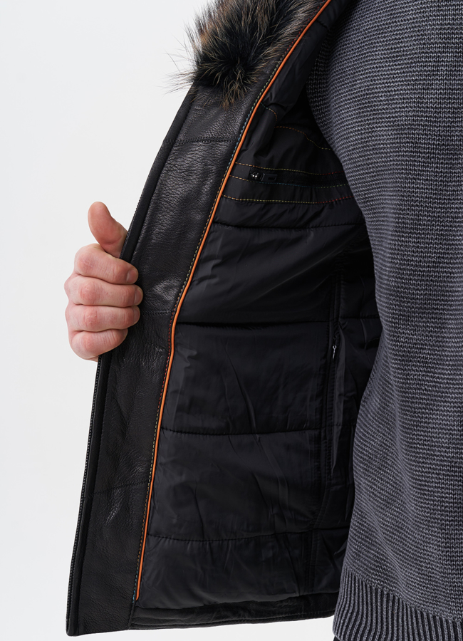 Пуховик из натуральной кожи с капюшоном из меха енота модель № 25455 универмаг малина