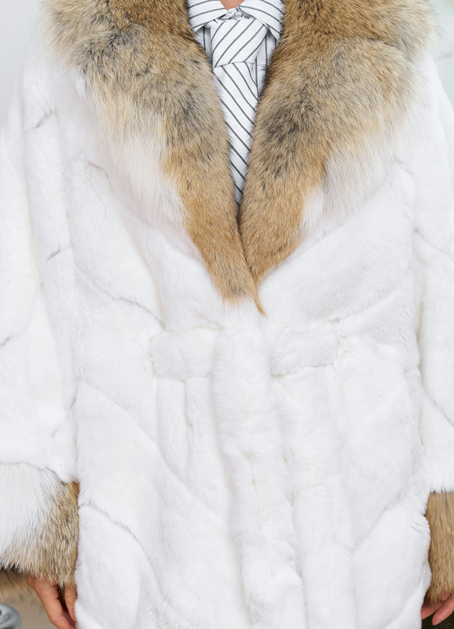 Шуба из кролика с отделкой из меха койота модель № 31324 в рассрочку