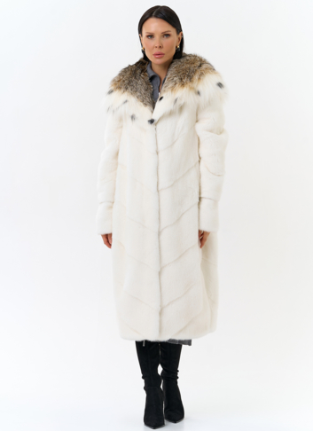 Белая шуба из норки с рысью