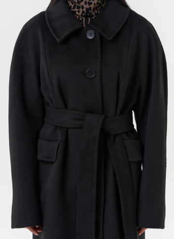 Женское пальто с поясом