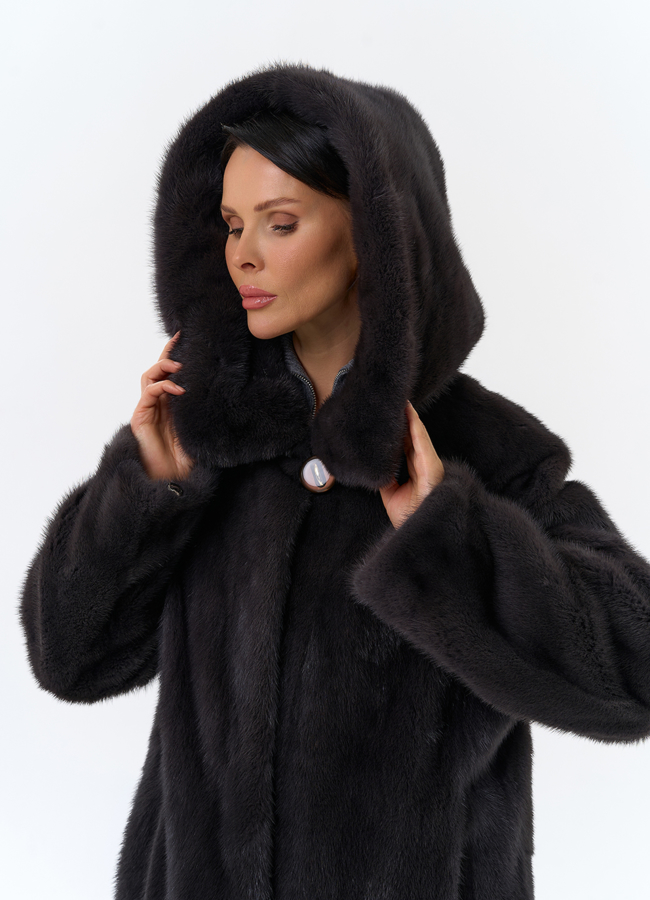 Женская шуба из норки силуэта баллон с капюшоном модель № 24752 универмаг малина