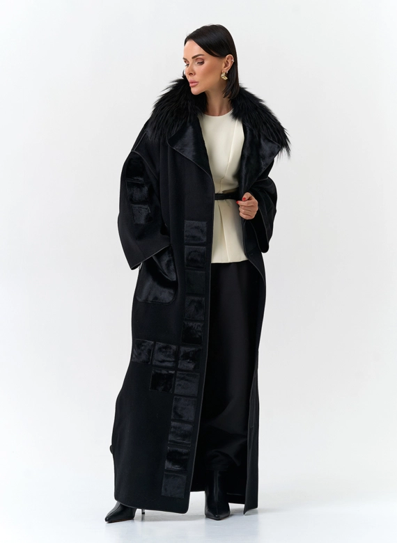 Женское длинное пальто с отделкой из меха лисы