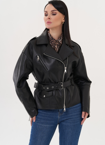 Кожаная куртка черного цвета