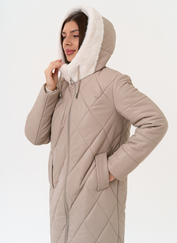 Женское пальто из эко кожи с капюшоном