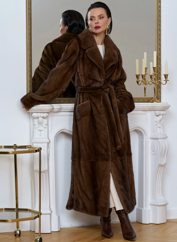 Длинная шуба из меха скандинавской норки фото