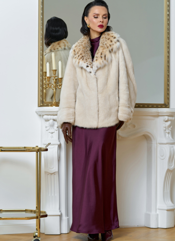 Куртка из меха норки с английским воротником из меха рыси