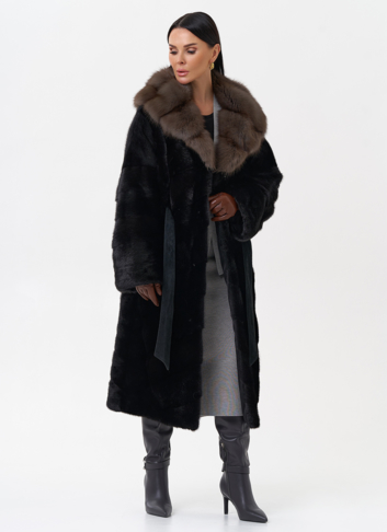 Норковая шуба с капюшоном из меха куницы