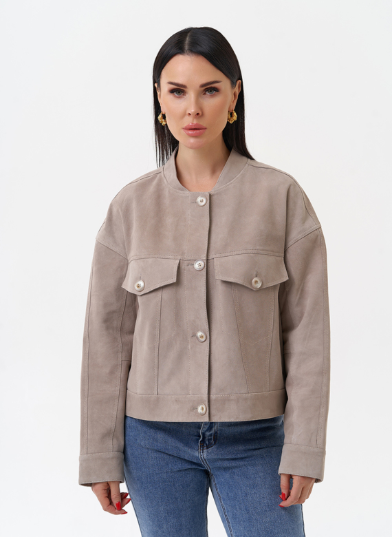 Светлая куртка из замши