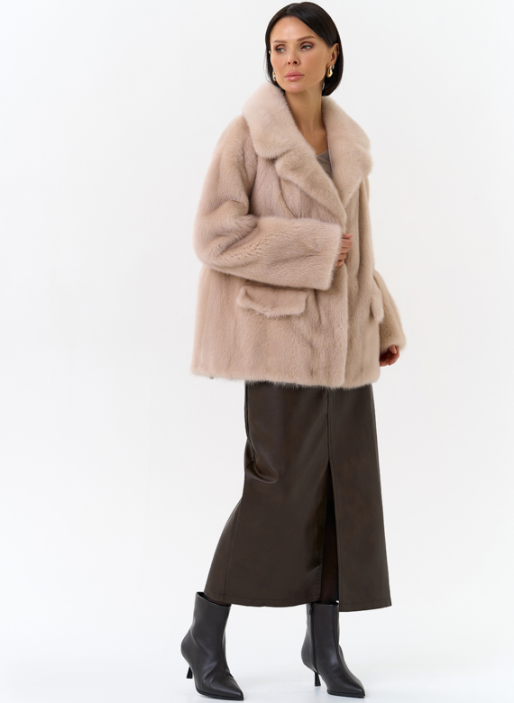 Шуба из меха норки с английским воротником