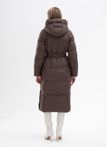 Женский пуховик с капюшоном и поясом