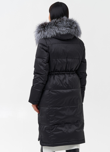 Женский пуховик с отделкой из меха чернобурки