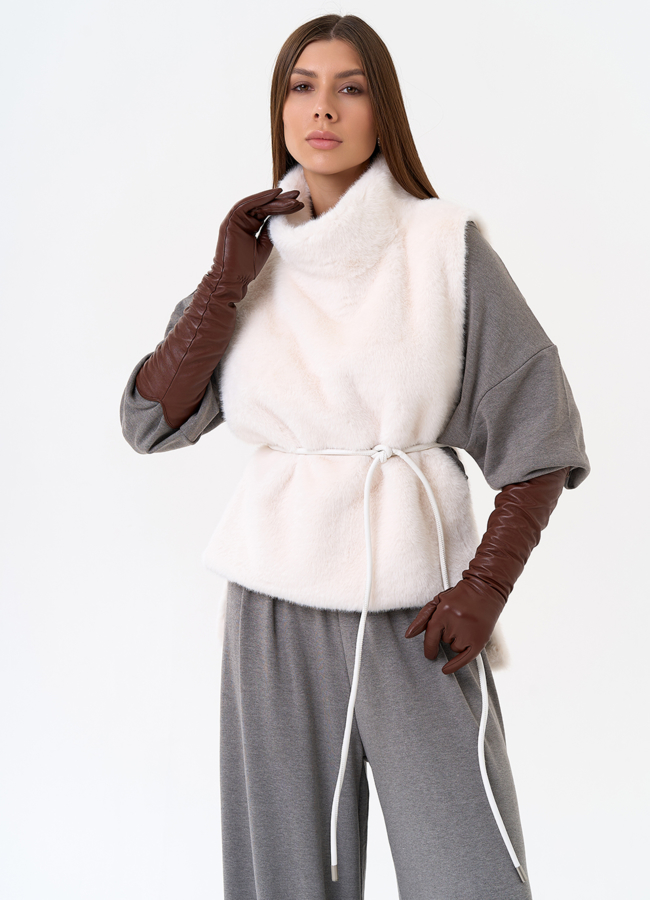 Женская манишка из эко меха в светлом цвете модель № 31268 меха малина