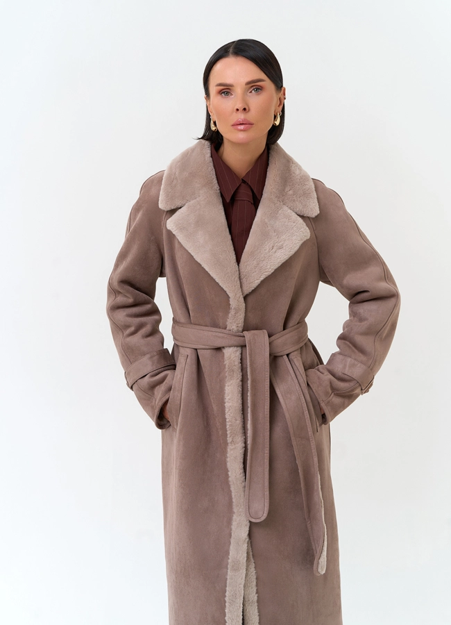 Женская дубленка из эко замши с английским воротником модель № 33918 в кредит