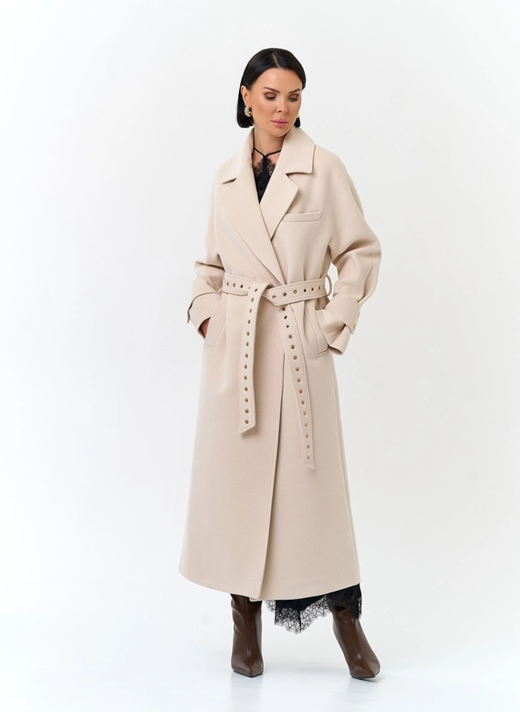 Женское пальто с акцентным поясом фото