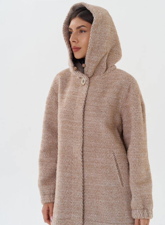 Женское пальто с капюшоном