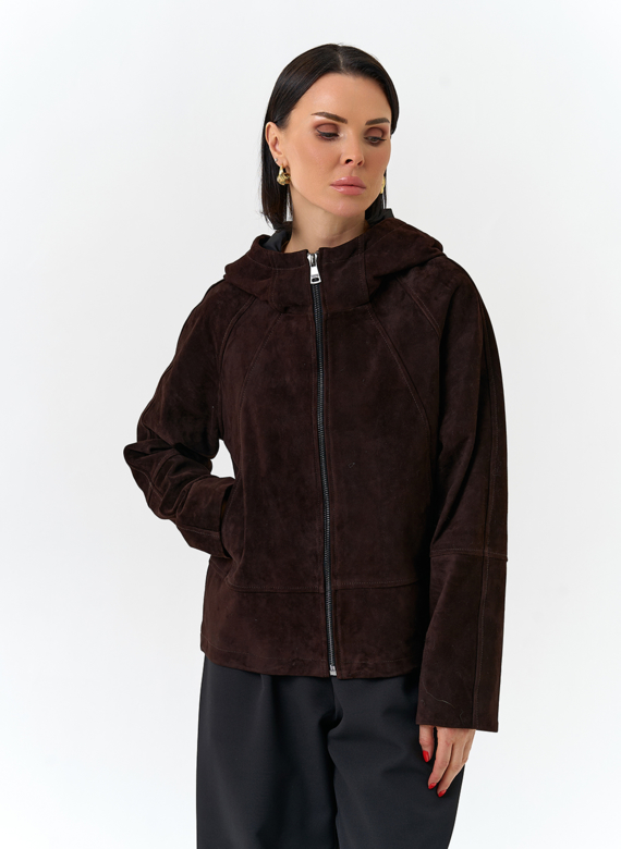 Женская куртка из натуральной замши с капюшоном
