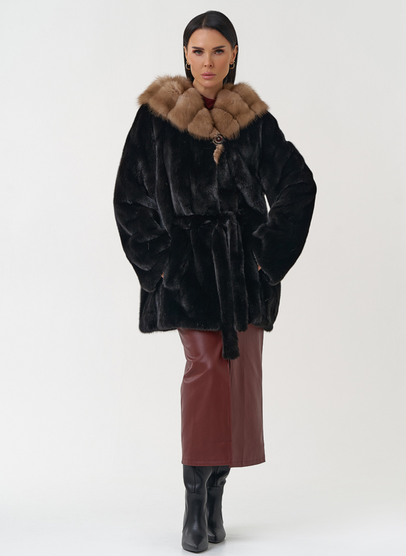 Норковая шуба с капюшоном из меха куницы