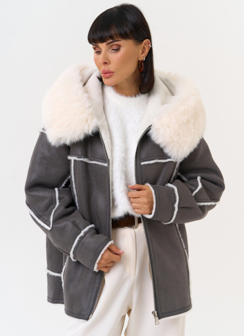 Женская дубленка из эко замши с капюшоном из эко меха