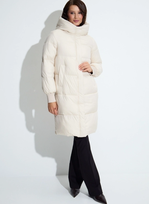 Женский пуховик с капюшоном фото