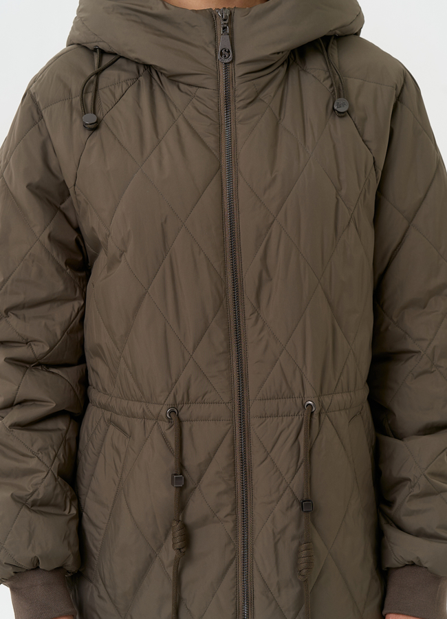 Женская куртка с капюшоном  модель № 32505 универмаг малина