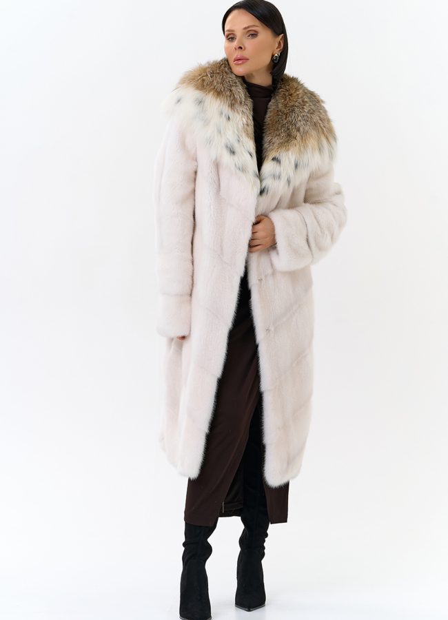 Светлая шуба с рысью модель № 26130 меха малина