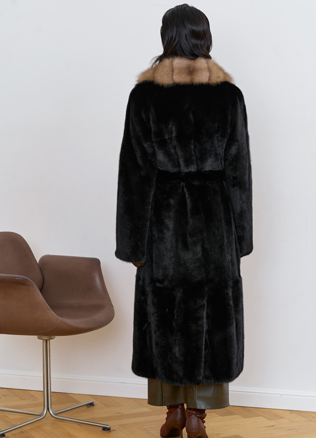 фото Шуба из меха норки с воротником из меха куницы модель № 31730