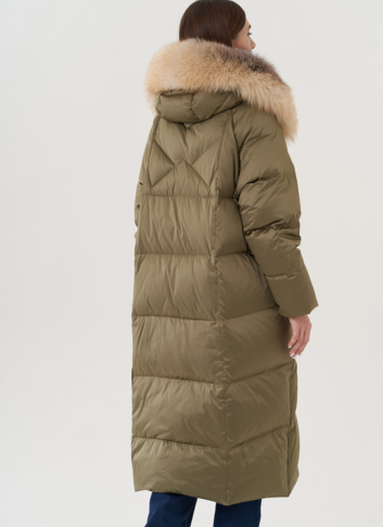 Пуховик с отделкой капюшона из меха лисы 